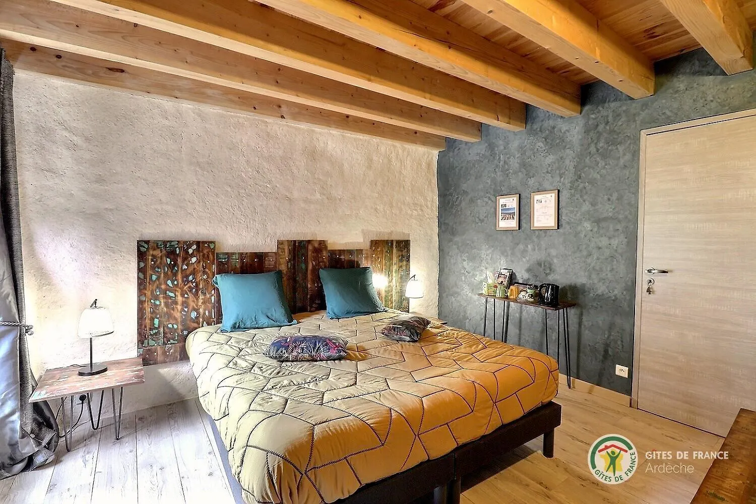 Le Cocon Du Vivarais Rochepaule Bed & Breakfast